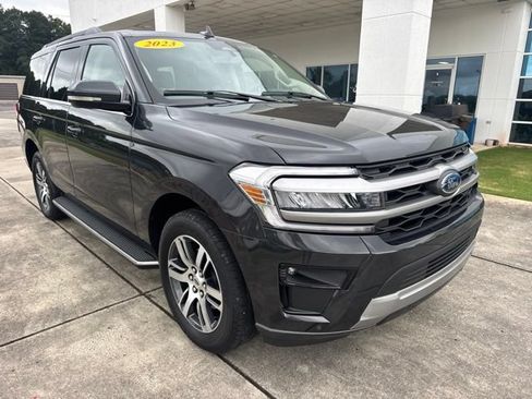 Used 2023 Ford Expedition XLT RWD image 1