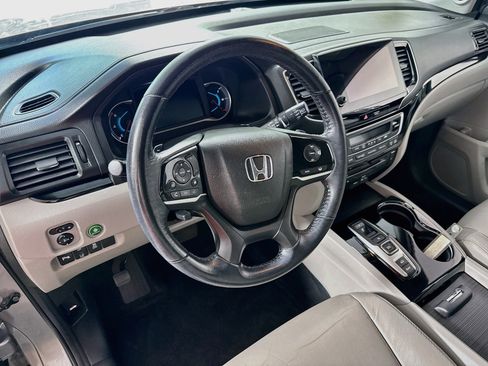Used 2021 Honda Pilot Touring image 14