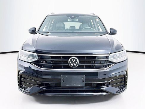Certified 2024 Volkswagen Tiguan SE R-Line AWD/4WD image 2