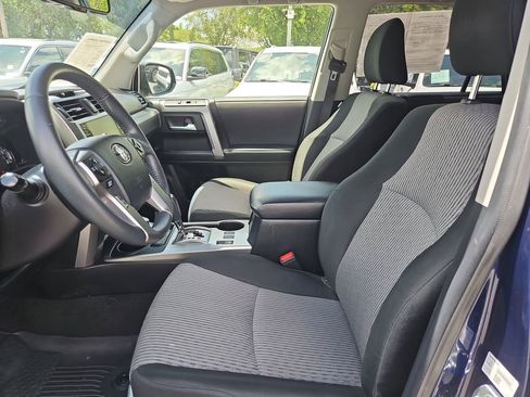 Used 2020 Toyota 4Runner SR5 AWD/4WD image 16