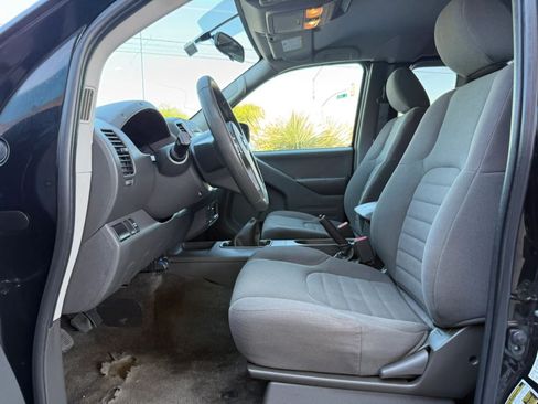 Used 2018 Nissan Frontier S RWD image 39