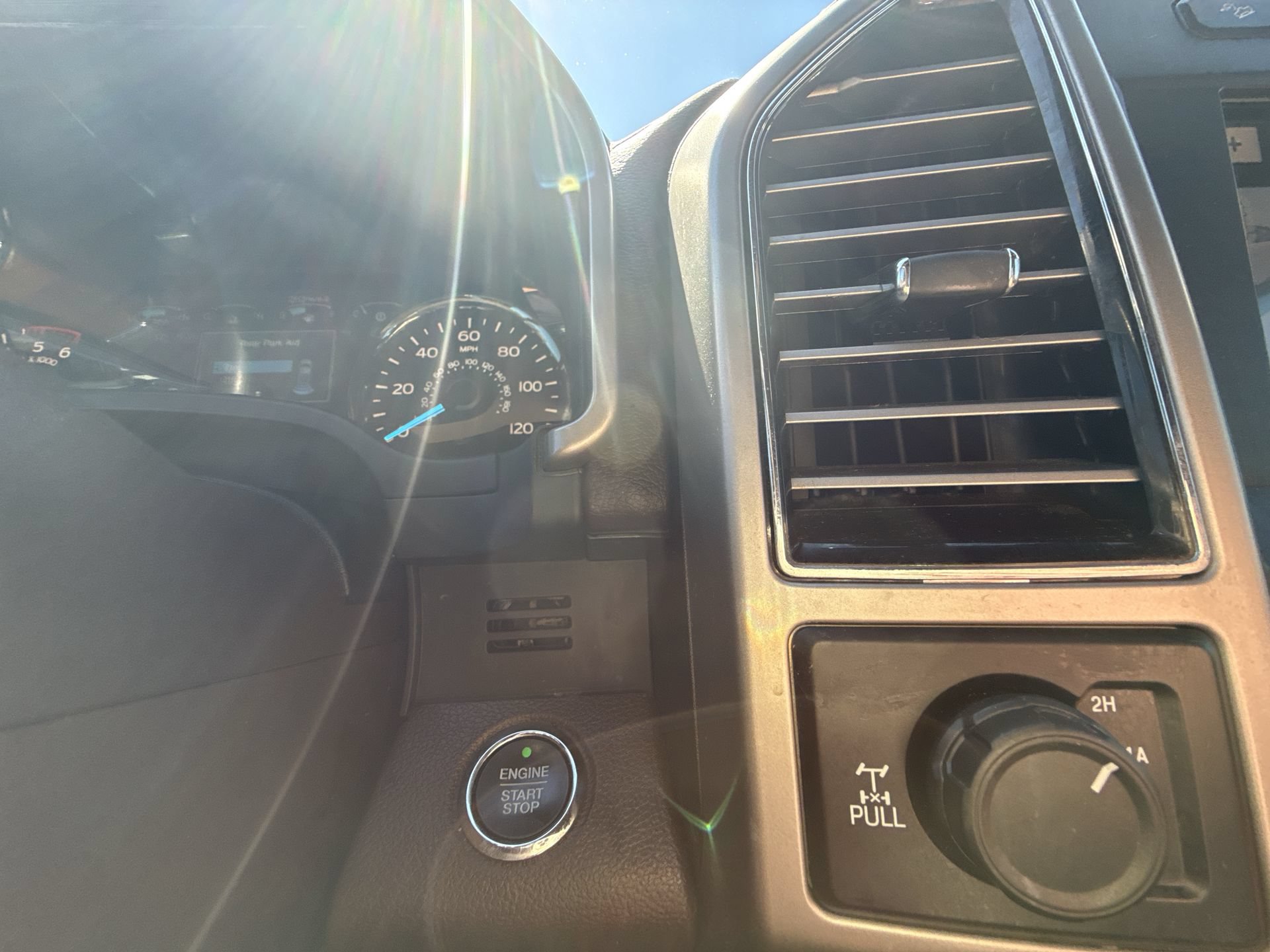 Used 2019 Ford F150 King Ranch w/ Equipment Group 601A Luxury AWD/4WD image 23