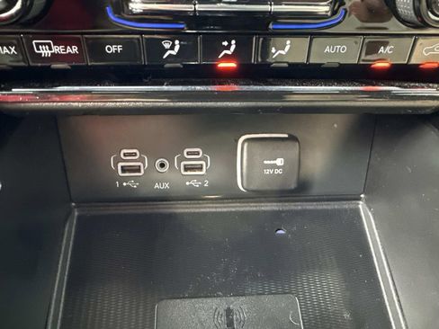 Used 2023 Jeep Grand Cherokee Limited w/ Luxury Tech Group II RWD image 34