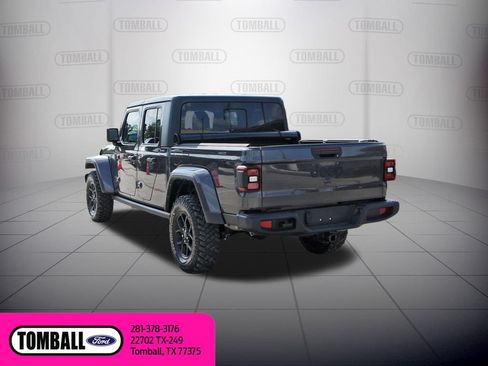Used 2024 Jeep Gladiator Overland AWD/4WD image 6