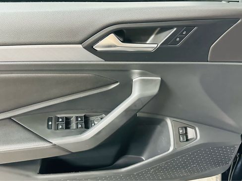 Certified 2023 Volkswagen Jetta SE w/ Panoramic Sunroof Package FWD image 22