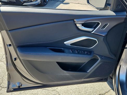 Used 2025 Acura RDX SH-AWD image 13