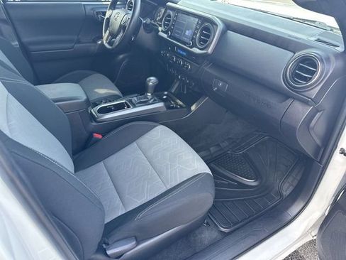 Used 2023 Toyota Tacoma TRD Off-Road image 16