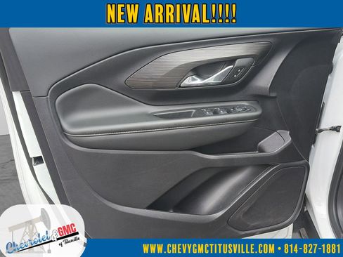 Used 2024 GMC Terrain SLE image 11