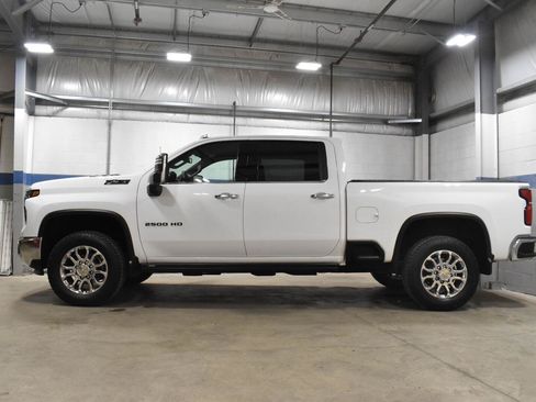 Used 2025 Chevrolet Silverado 2500 LTZ w/ LTZ Plus Package AWD/4WD image 21