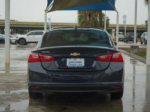 Used 2018 Chevrolet Malibu LT w/ LPO, Convenience Package 2 FWD image 5