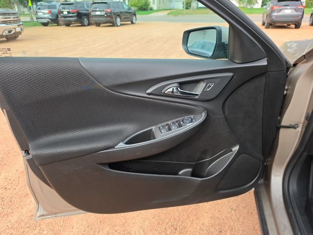 Used 2025 Chevrolet Malibu LT FWD image 21