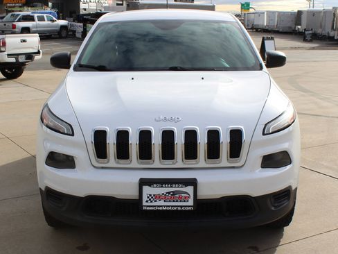 Used 2017 Jeep Cherokee Sport w/ Cold Weather Group image 7