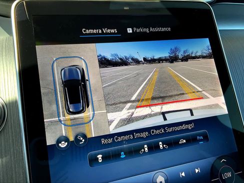 Certified 2025 Mercedes-Benz GLC 300 4MATIC image 8