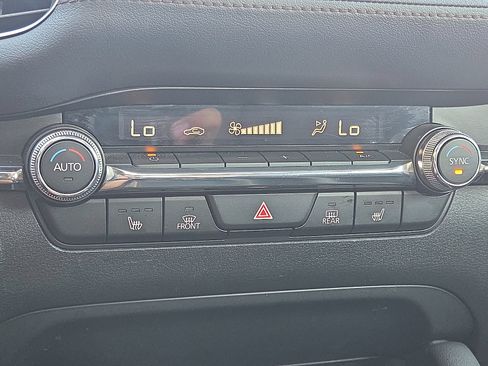 Used 2023 MAZDA MAZDA3 s image 13