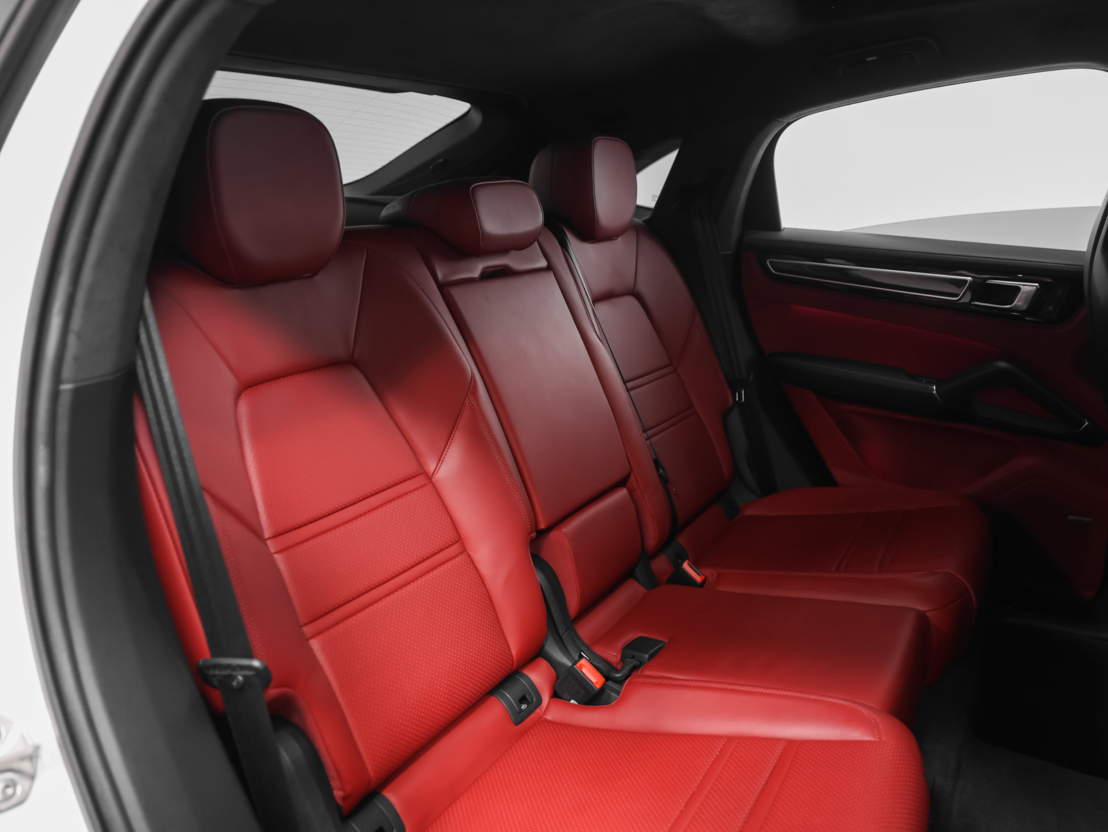 Certified 2022 Porsche Cayenne GTS w/ Premium Package Plus AWD/4WD image 26