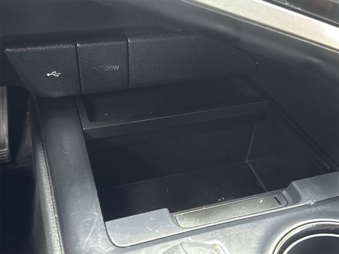 Used 2020 Toyota Camry SE image 27