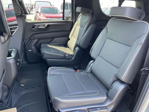 New 2025 Chevrolet Suburban Premier AWD/4WD image 23