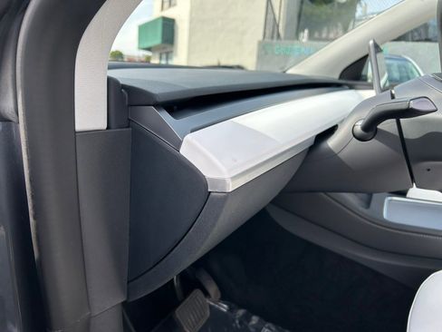 Used 2023 Tesla Model Y Long Range image 14