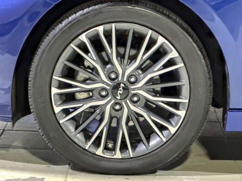 Used 2024 Kia Forte GT-Line w/ GT-Line Premium Package image 11