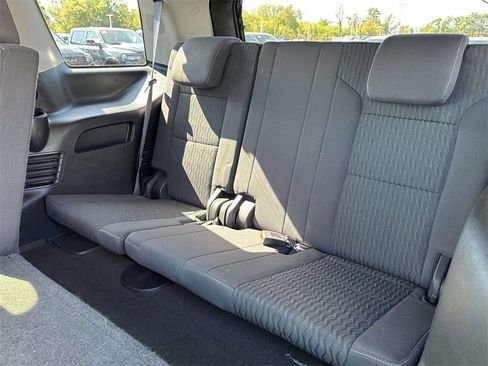 Used 2017 GMC Yukon SLE w/ SLE Value Package image 12