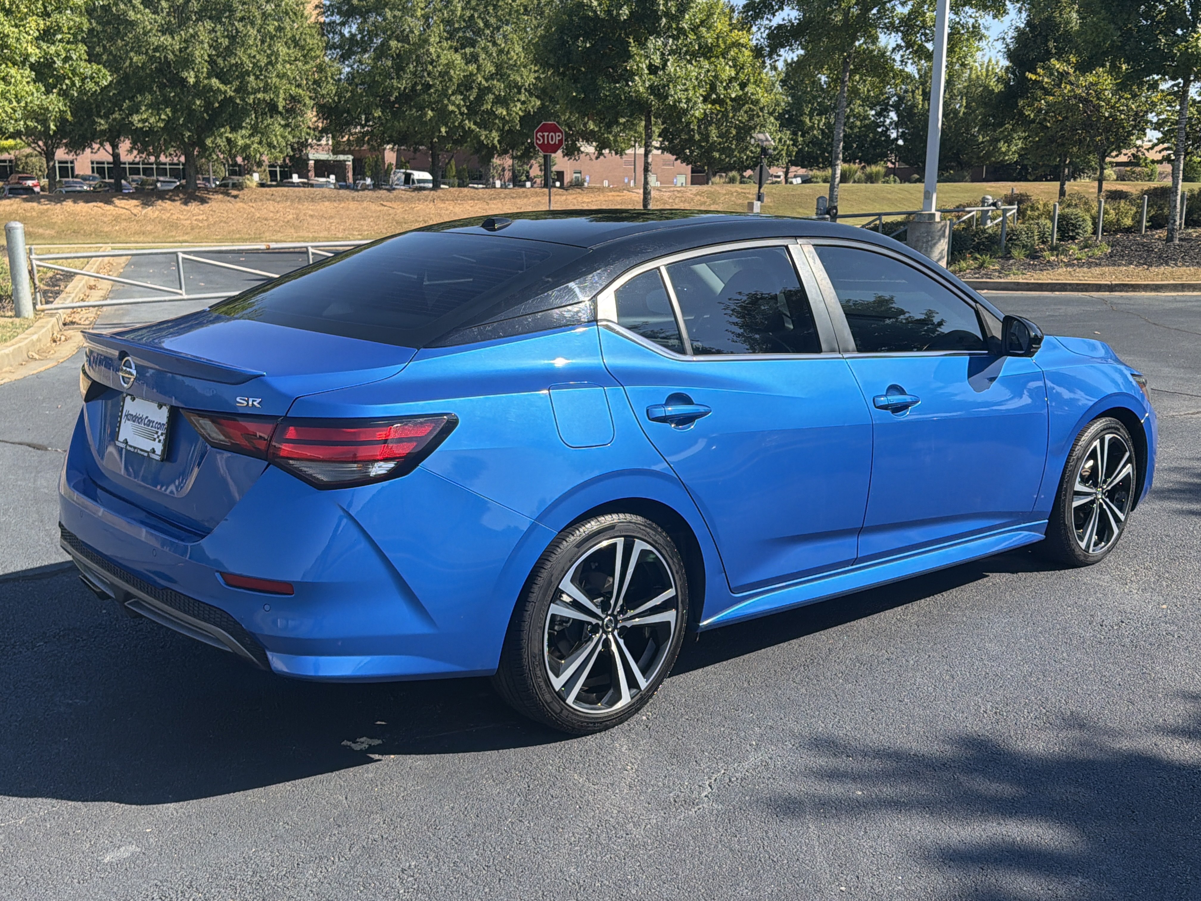 Used 2023 Nissan Sentra SR w/ SR Premium Package FWD image 9