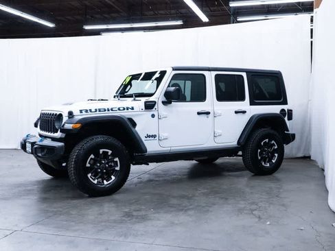 Used 2024 Jeep Wrangler Unlimited Rubicon 4xe AWD/4WD image 3