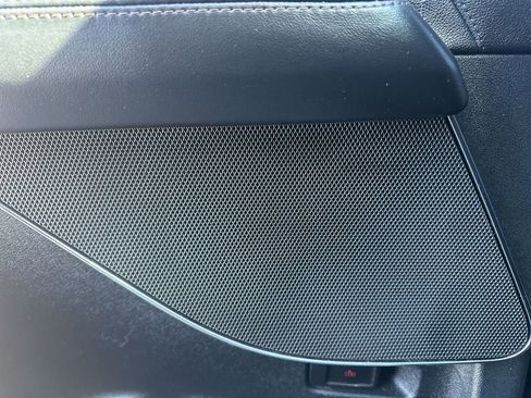 Used 2021 Lincoln Aviator 2WD w/ Class IV Trailer Tow Package image 32