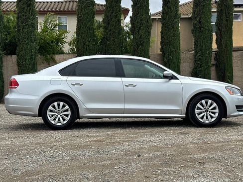 Used 2015 Volkswagen Passat 1.8T FWD image 3
