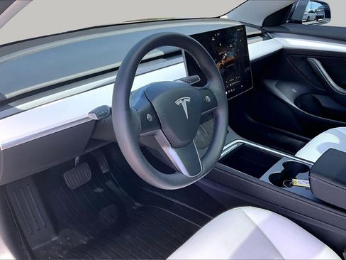 Used 2023 Tesla Model 3 Standard Range RWD image 17