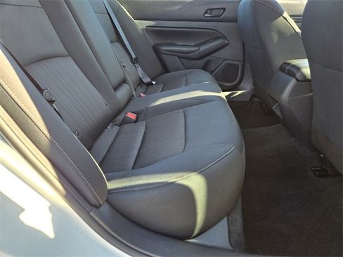 Used 2025 Nissan Altima 2.5 S image 14