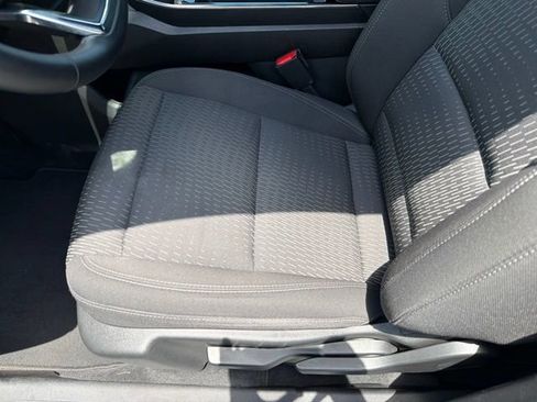Used 2025 Chevrolet Equinox LT AWD/4WD image 24