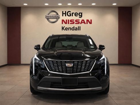 Used 2019 Cadillac XT4 Premium Luxury w/ Cold Weather Package image 5