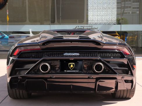 Used 2021 Lamborghini Huracan EVO image 4