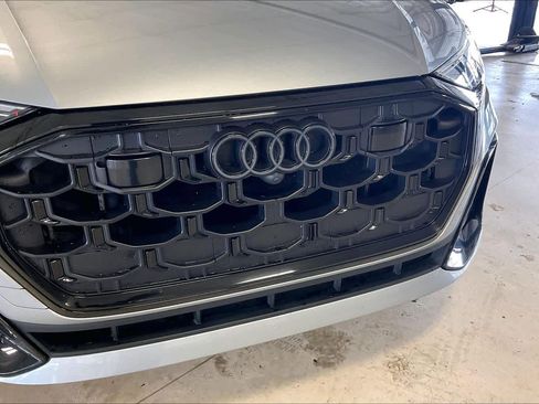 Used 2024 Audi SQ8 Prestige w/ Prestige Package image 29