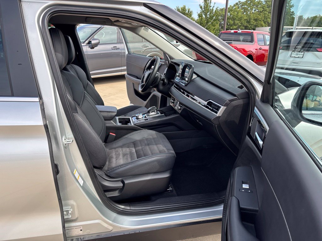Used 2023 Mitsubishi Outlander SE AWD/4WD image 29