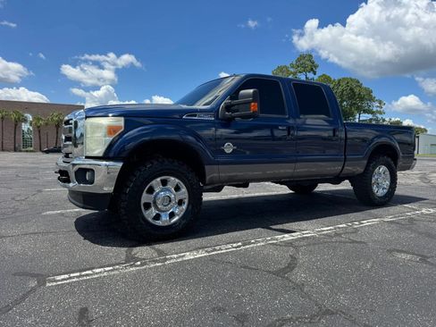 Used 2011 Ford F250 Lariat w/ Lariat Ultimate Pkg AWD/4WD image 2