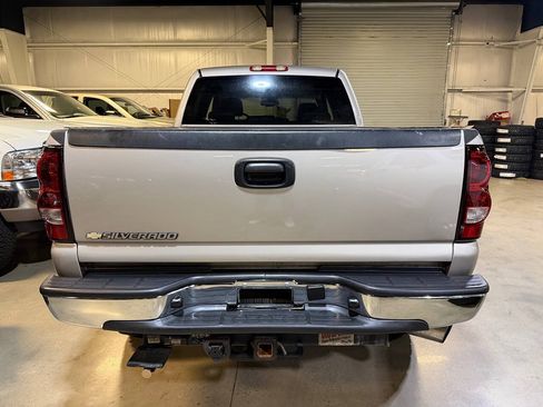 Used 2006 Chevrolet Silverado 2500 LT w/ Heavy-Duty Power Package AWD/4WD image 12