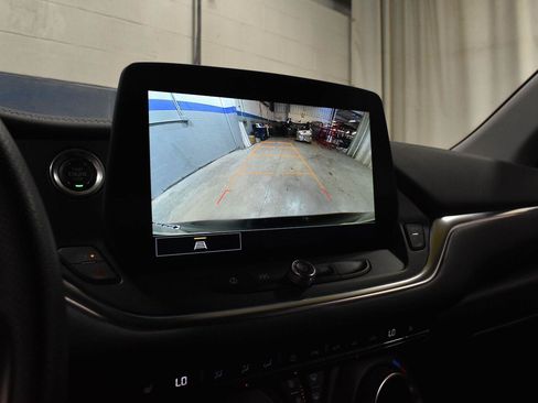 Used 2025 Chevrolet Blazer LT FWD image 15