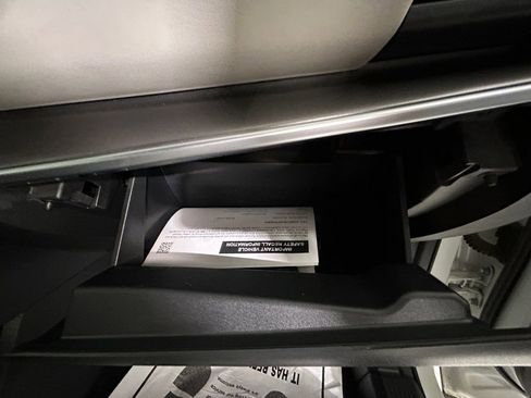 Used 2023 Nissan Rogue SV image 28