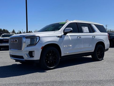 Used 2021 GMC Yukon Denali w/ Denali Premium Package image 2