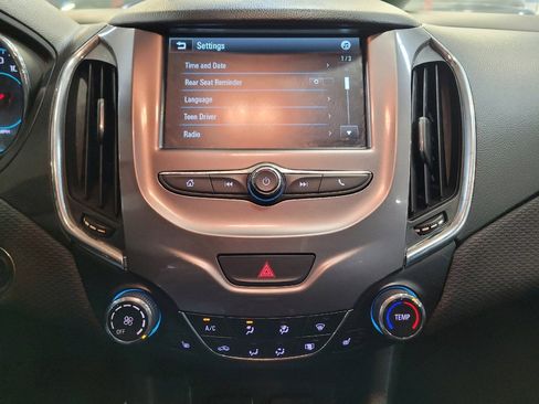 Used 2017 Chevrolet Cruze LT w/ Convenience Package image 25