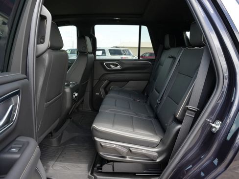 Used 2023 GMC Yukon SLT w/ SLT Premium Package RWD image 18