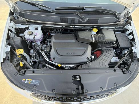 New 2026 Chrysler Pacifica Select FWD image 18