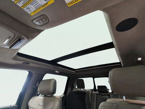 Used 2025 Ford F350 Platinum w/ Platinum Plus Package image 27