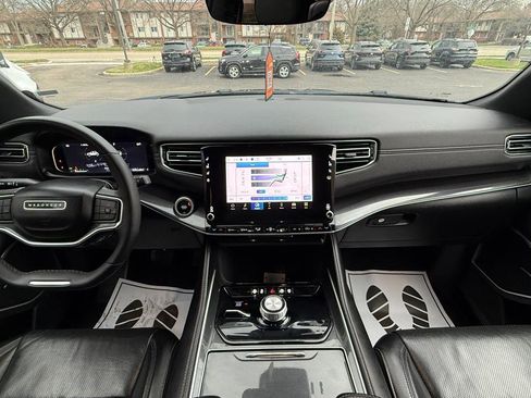 Used 2024 Jeep Wagoneer 4WD image 15