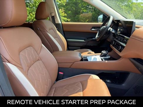 Certified 2026 Nissan Pathfinder Platinum FWD image 9