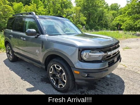 Used 2024 Ford Bronco Sport Outer Banks w/ Tech Package AWD/4WD image 2