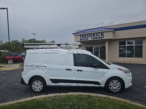 Used 2019 Ford Transit Connect XLT FWD image 3