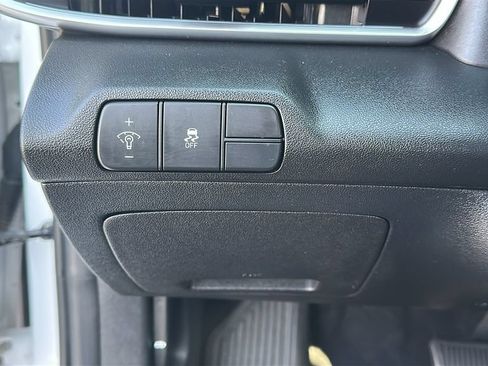 Used 2024 Hyundai Elantra Limited FWD image 21