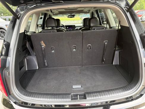 Used 2025 Kia Telluride S FWD image 9